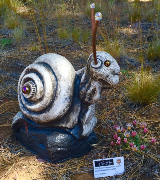 Katnip Island Statuary StanLee the Snail