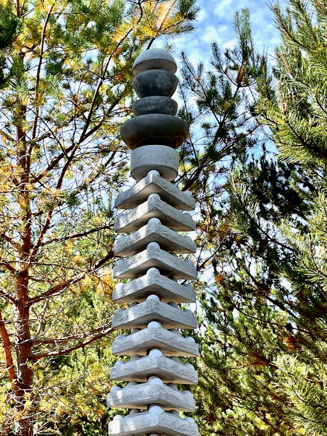 Outdoor Sculpture Three Point Totem
